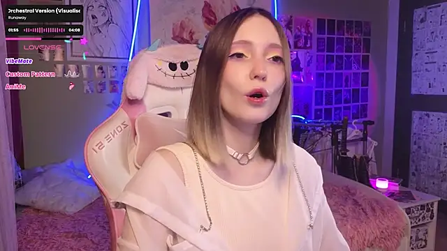 Snapshot of Evie_Ro chatting on November 29, 9:15 pm Evie Ro online show from November 29, 9:15 pm