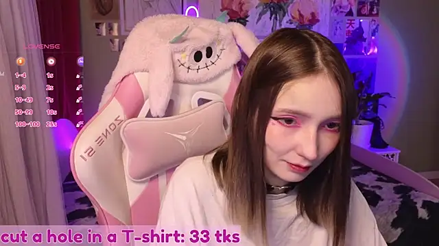 Evie Ro online show from April 12, 10:46 pm