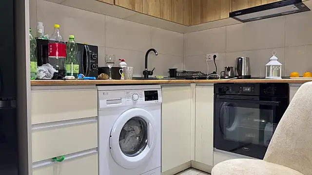 mommy nadin online show from February 6, 3:19 pm