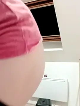 JOHANNA9MOI02 online show from January 8, 4:35 pm