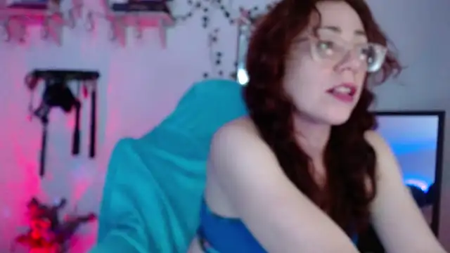 Snapshot of Eve_Blue77 chatting on November 13, 12:47 am Eve Blue77 online show from November 13, 12:47 am