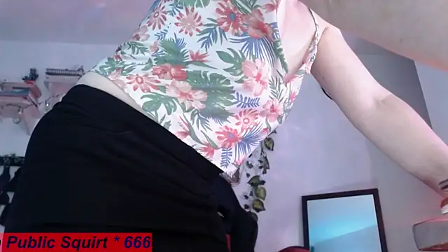 Snapshot of Eve_Blue77 chatting on March 12, 1:14 am Eve Blue77 online show from March 12, 1:14 am