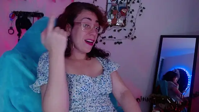 Snapshot of Eve_Blue77 chatting on September 19, 3:21 am Eve Blue77 online show from September 19, 3:21 am