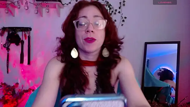 Snapshot of Eve_Blue77 chatting on November 17, 1:31 am Eve Blue77 online show from November 17, 1:31 am