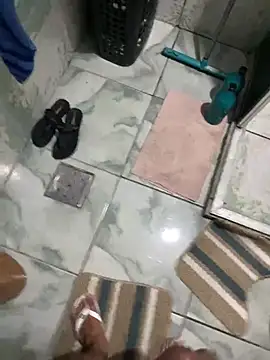 Snapshot of gui6789b chatting on February 14, 2:39 am gui6789b online show from February 14, 2:39 am