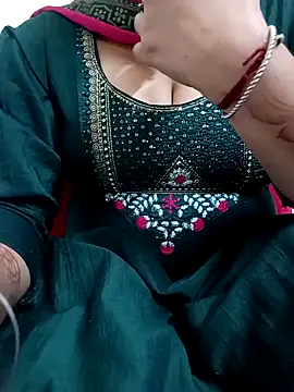 Snapshot of 09punjabi chatting on October 15, 5:17 am 09punjabi online show from October 15, 5:17 am