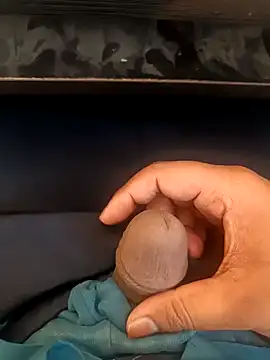 u wan me online show from April 19, 3:40 am