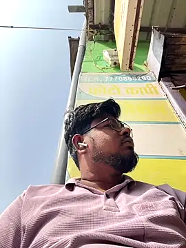 u wan me online show from November 17, 10:30 am