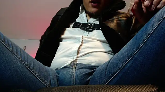 dom2travelersss online show from January 16, 11:42 pm