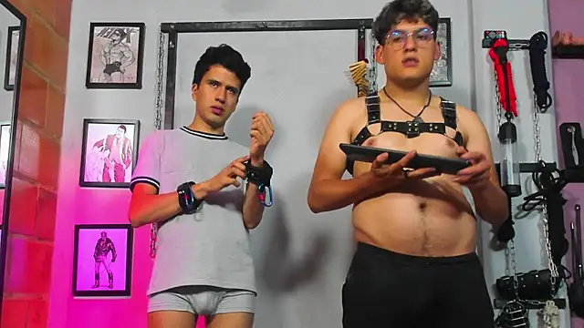 dom2travelersss online show from February 20, 4:58 pm