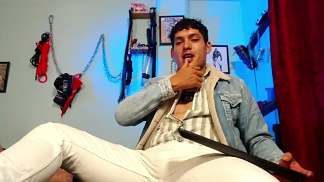 dom2travelersss online show from April 2, 12:23 pm