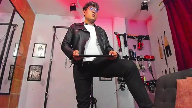 dom2travelersss online show from March 2, 6:57 pm