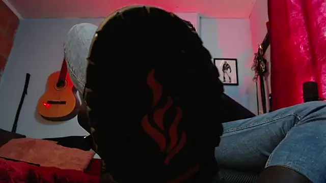 dom2travelersss online show from September 18, 9:07 pm