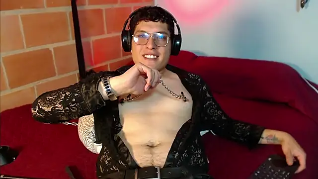 dom2travelersss online show from September 11, 4:23 am