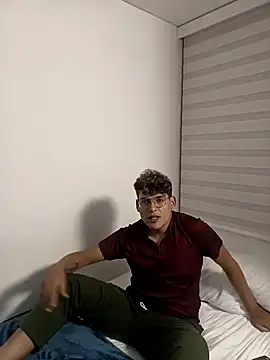 dom2travelersss online show from January 16, 3:34 pm