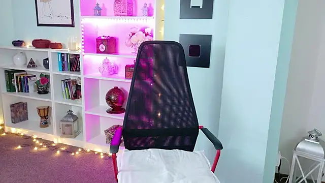 BrianaJoy online show from March 4, 5:48 am