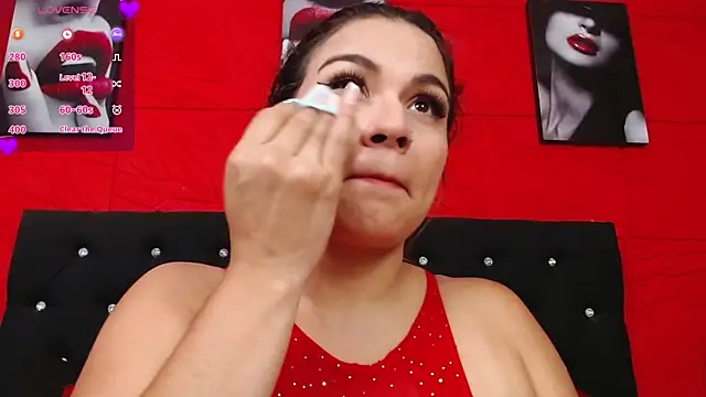 gisellsaenz online show from February 3, 8:24 pm