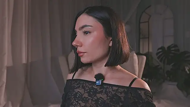 AmyArmstrong online show from April 14, 11:54 pm