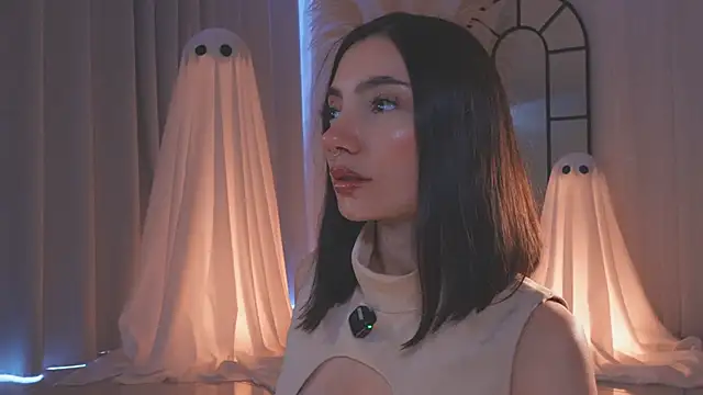 AmyArmstrong online show from October 26, 7:58 pm