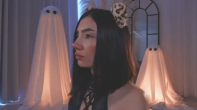 AmyArmstrong online show from October 22, 3:00 pm