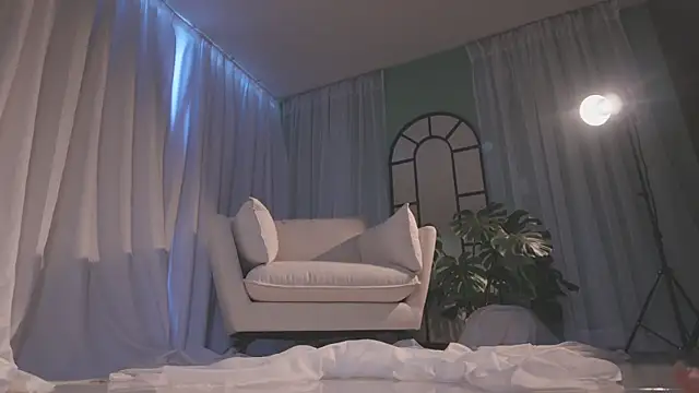 AmyArmstrong online show from February 17, 9:12 pm