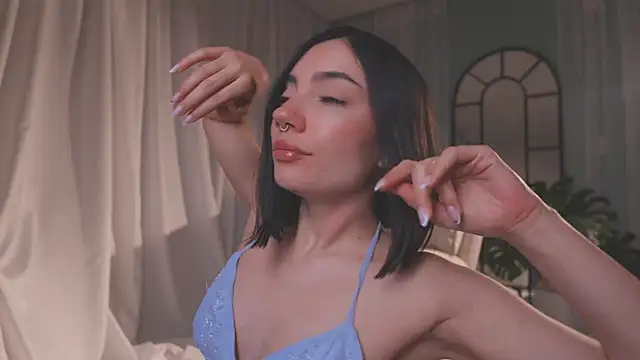 AmyArmstrong online show from February 8, 11:24 pm