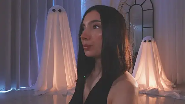 AmyArmstrong online show from October 21, 2:38 pm