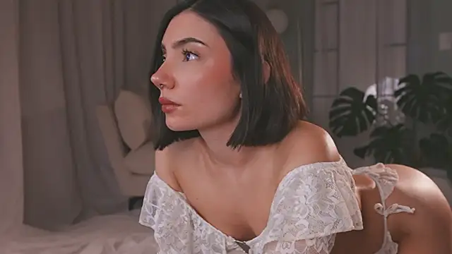 AmyArmstrong online show from April 5, 11:22 pm