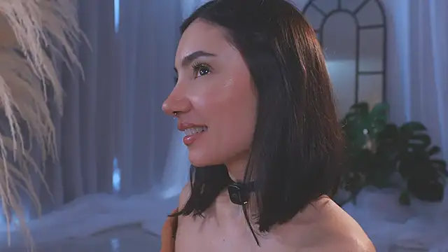 AmyArmstrong online show from November 17, 9:30 pm