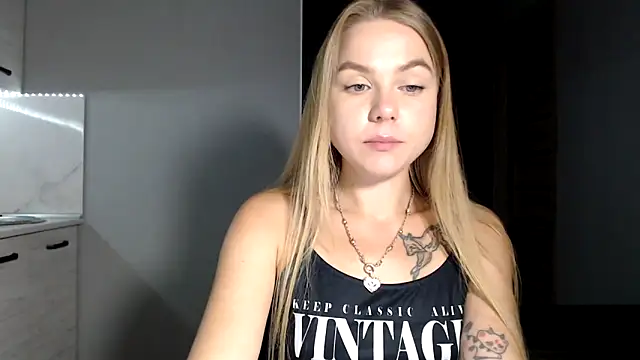 Snapshot of Sunbeam_ chatting on October 3, 9:38 pm Sunbeam online show from October 3, 9:38 pm