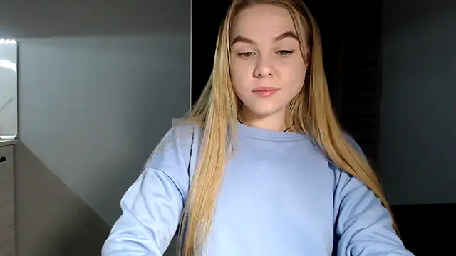 Snapshot of Sunbeam_ chatting on December 6, 10:24 pm Sunbeam online show from December 6, 10:24 pm