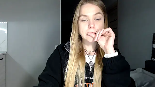 Snapshot of Sunbeam_ chatting on February 15, 7:02 pm Sunbeam online show from February 15, 7:02 pm