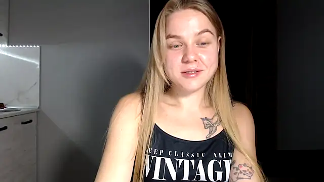 Snapshot of Sunbeam_ chatting on November 28, 7:47 pm Sunbeam online show from November 28, 7:47 pm