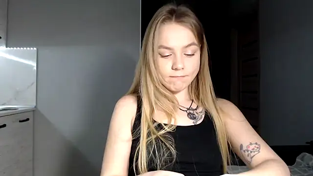 Snapshot of Sunbeam_ chatting on March 3, 8:05 pm Sunbeam online show from March 3, 8:05 pm