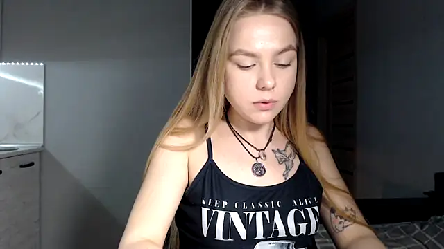 Snapshot of Sunbeam_ chatting on February 28, 8:52 pm Sunbeam online show from February 28, 8:52 pm