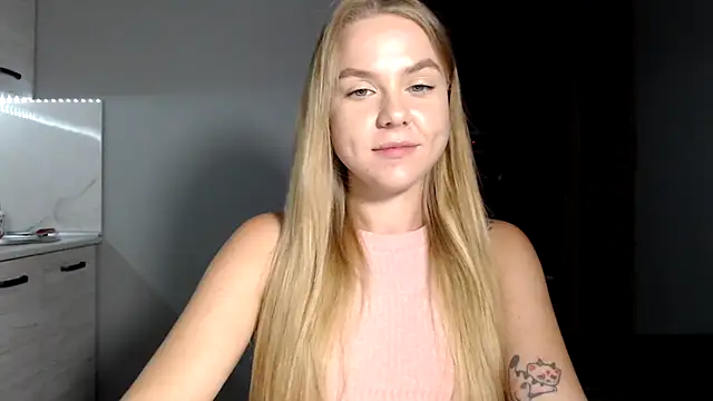 Snapshot of Sunbeam_ chatting on September 28, 9:00 pm Sunbeam online show from September 28, 9:00 pm