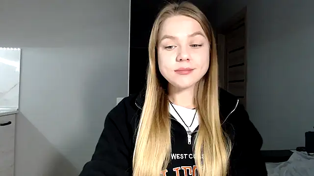 Snapshot of Sunbeam_ chatting on February 11, 7:47 pm Sunbeam online show from February 11, 7:47 pm