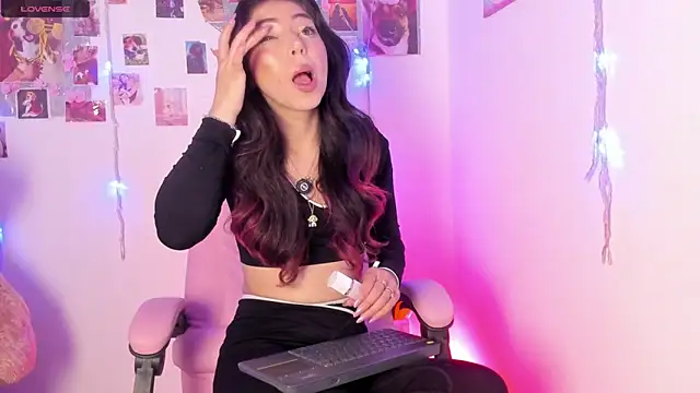 natalie jaensen online show from April 14, 4:28 am