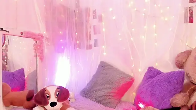 natalie jaensen online show from March 21, 6:23 pm