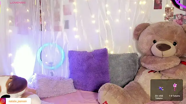 natalie jaensen online show from February 17, 11:57 pm