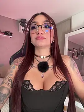 DaniDusan  online show from November 30, 7:25 pm