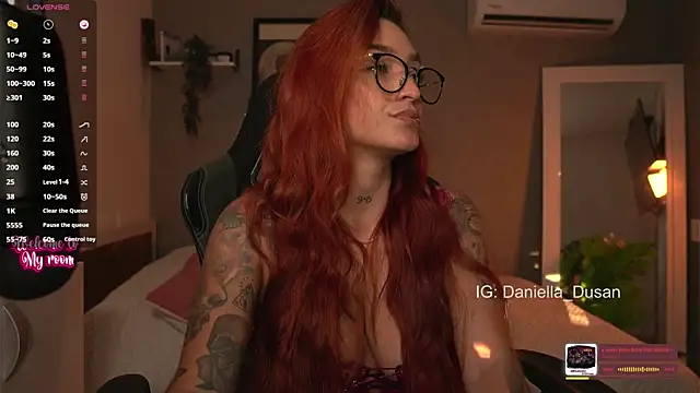 DaniDusan  online show from January 20, 10:37 pm