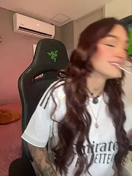 DaniDusan  online show from April 7, 7:48 pm