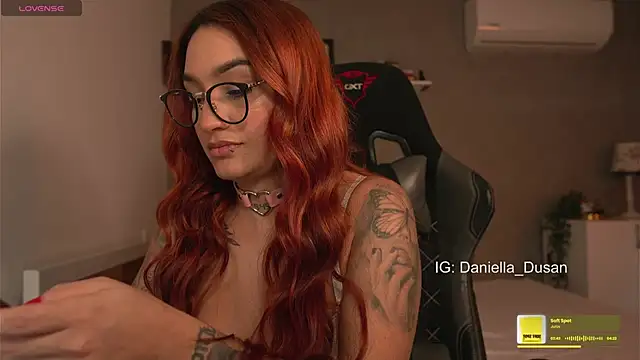 DaniDusan  online show from January 28, 5:35 pm