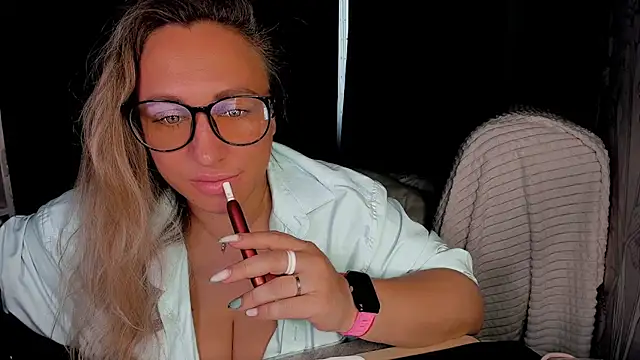 Snapshot of CumOnMy_Tits chatting on September 22, 12:38 am CumOnMy Tits online show from September 22, 12:38 am