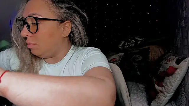 CumOnMy Tits online show from December 18, 2:05 am