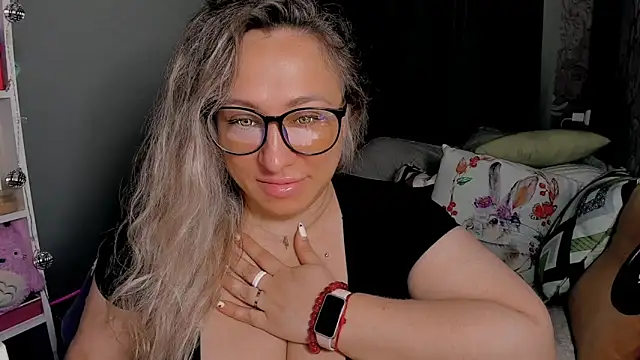 CumOnMy Tits online show from March 10, 2:37 am