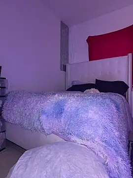 Ash satisfying orgasm online show from July 13, 11:59 pm