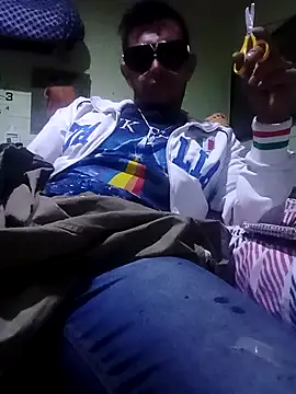 Elcogetuquieres online show from November 4, 8:18 am