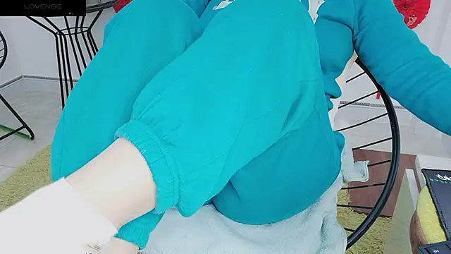 Snapshot of Sophie_Secret chatting on January 27, 10:27 pm Sophie Secret online show from January 27, 10:27 pm